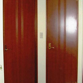 ニャトー目地入りドア