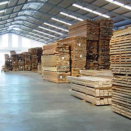 木材材料倉庫